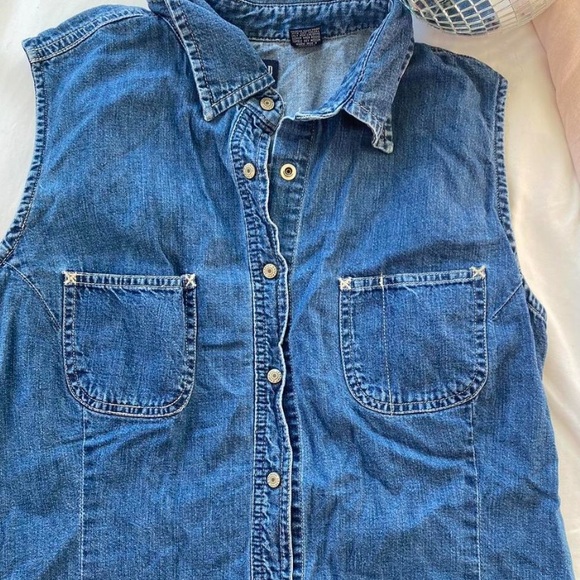 Gap Button up Size XL - Picture 3 of 7